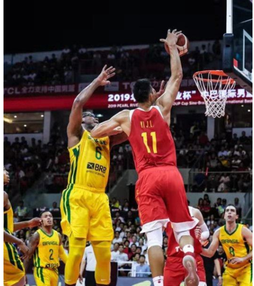 中国男篮vs巴西直播