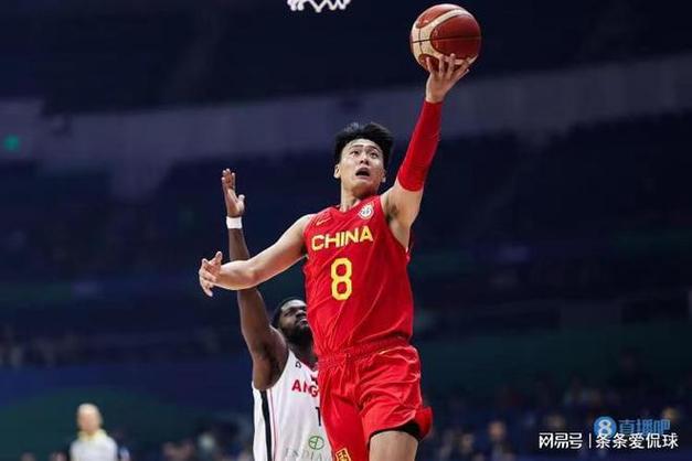 中国男篮vs菲律宾周琦周鹏