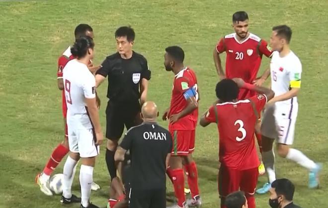 中国男足vs阿曼男足赛后采访