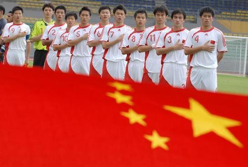 中国vs美国赛前国歌谁唱的